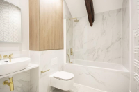 wall hung toilet walk in shower woodside park