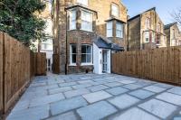rear courtyard access west hampstead